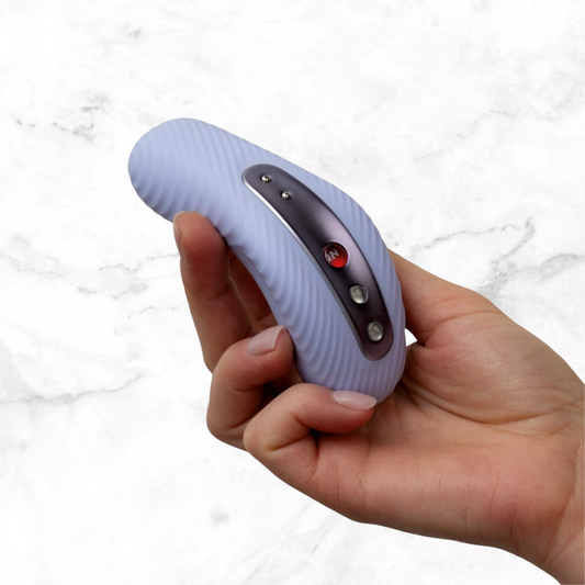 Laya 3 Fun Factory stimulator met bijbehorende verpakking en accessoires