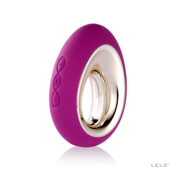 Paarse LELO Alia vibrator schuin van voren met siliconen body en gouden ring