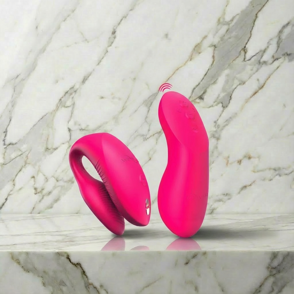 We-Vibe Chorus Pro zwart met bijgeleverde oplaadkabel en luxe verpakking