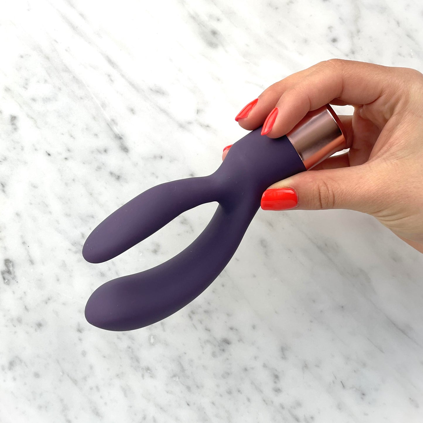 Close-up van bedieningsknoppen en siliconen materiaal van de Elegant vibrator
