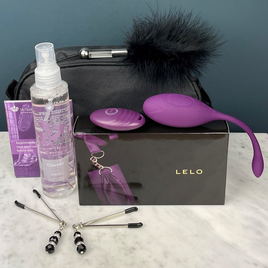 Cadeauset Purple Delight met vibrator, toy cleaner, tepelklemmen, veertje en opbergtasje