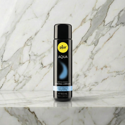 Pjur Aqua premium waterbasis glijmiddel 100ml flesje van De Paarse Keizerin op witte achtergrond