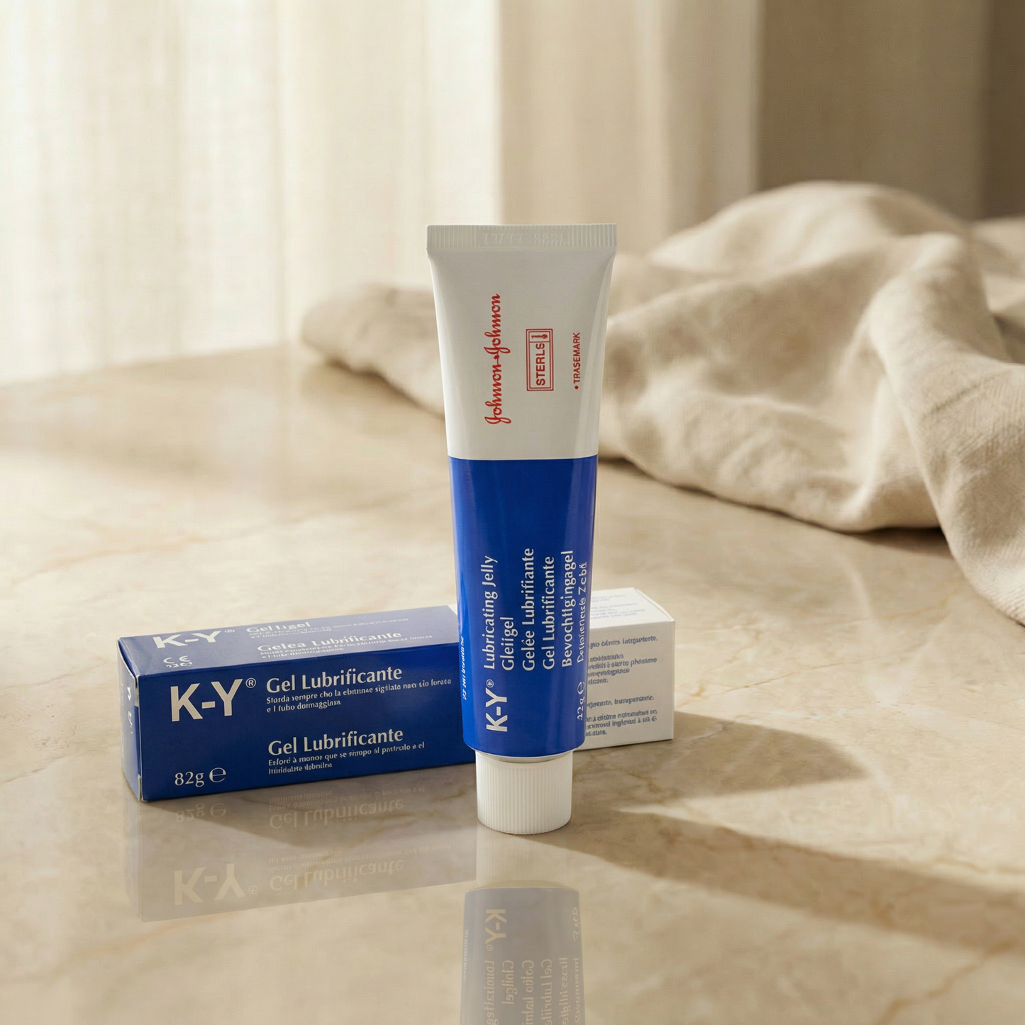 K-Y glijmiddel zijaanzicht met productinformatie en doseeropening zichtbaar