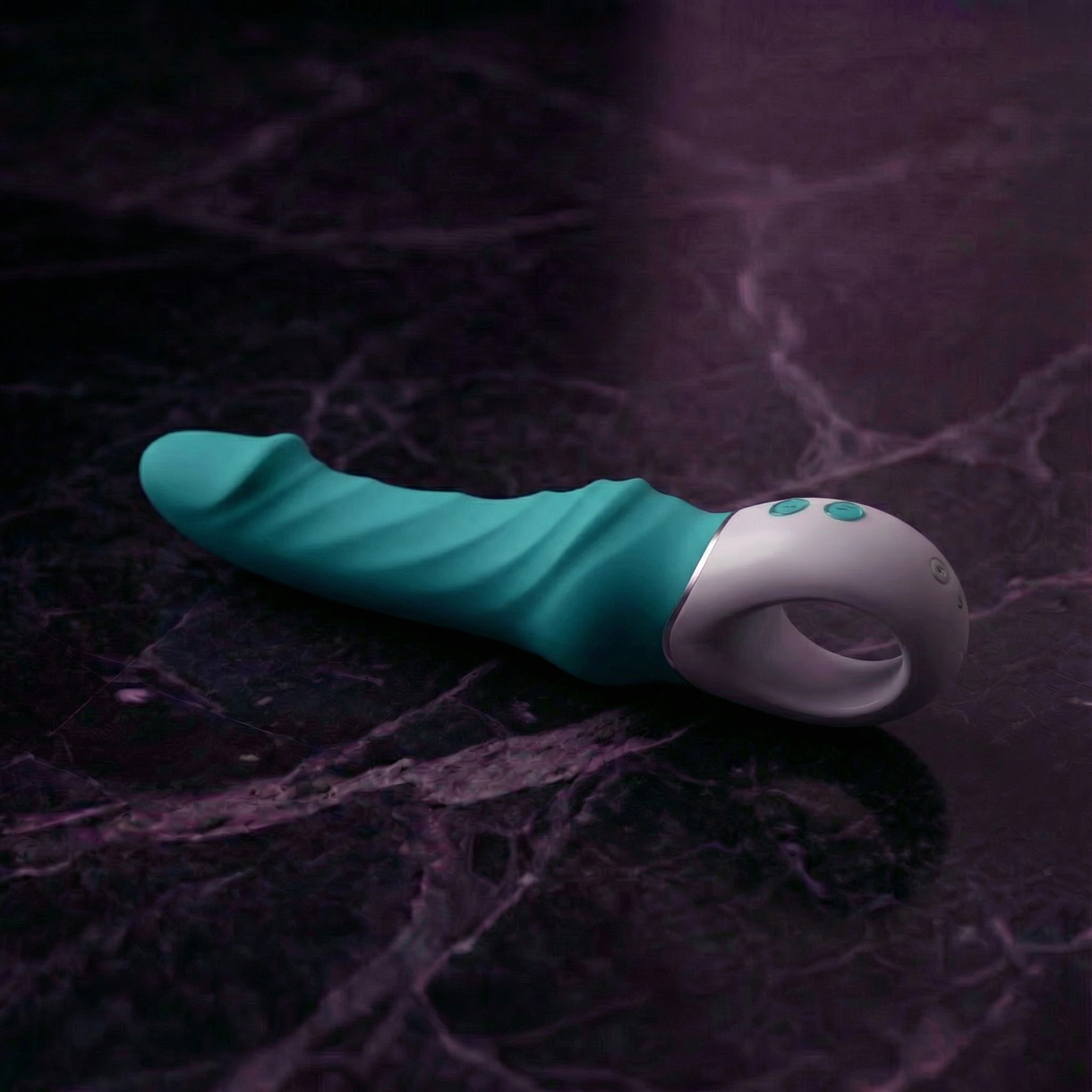 Zijaanzicht Sea Star vibrator toont ergonomische vorm en zachte textuur van hoogwaardig materiaal