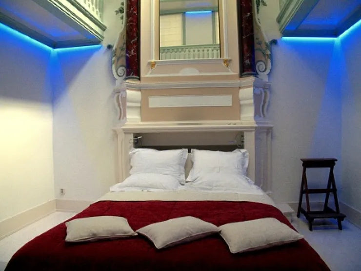 Illustratie bij artikel over romantische overnacht bij De Paarse Keizerin met tips en inspiratie