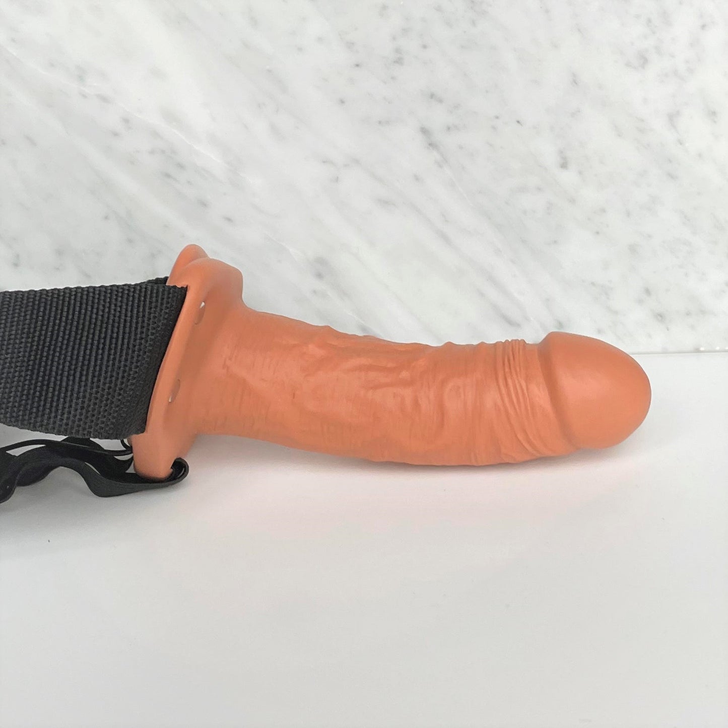 Detail van verstelbare harnas met comfortabele riemen en stevige gespen