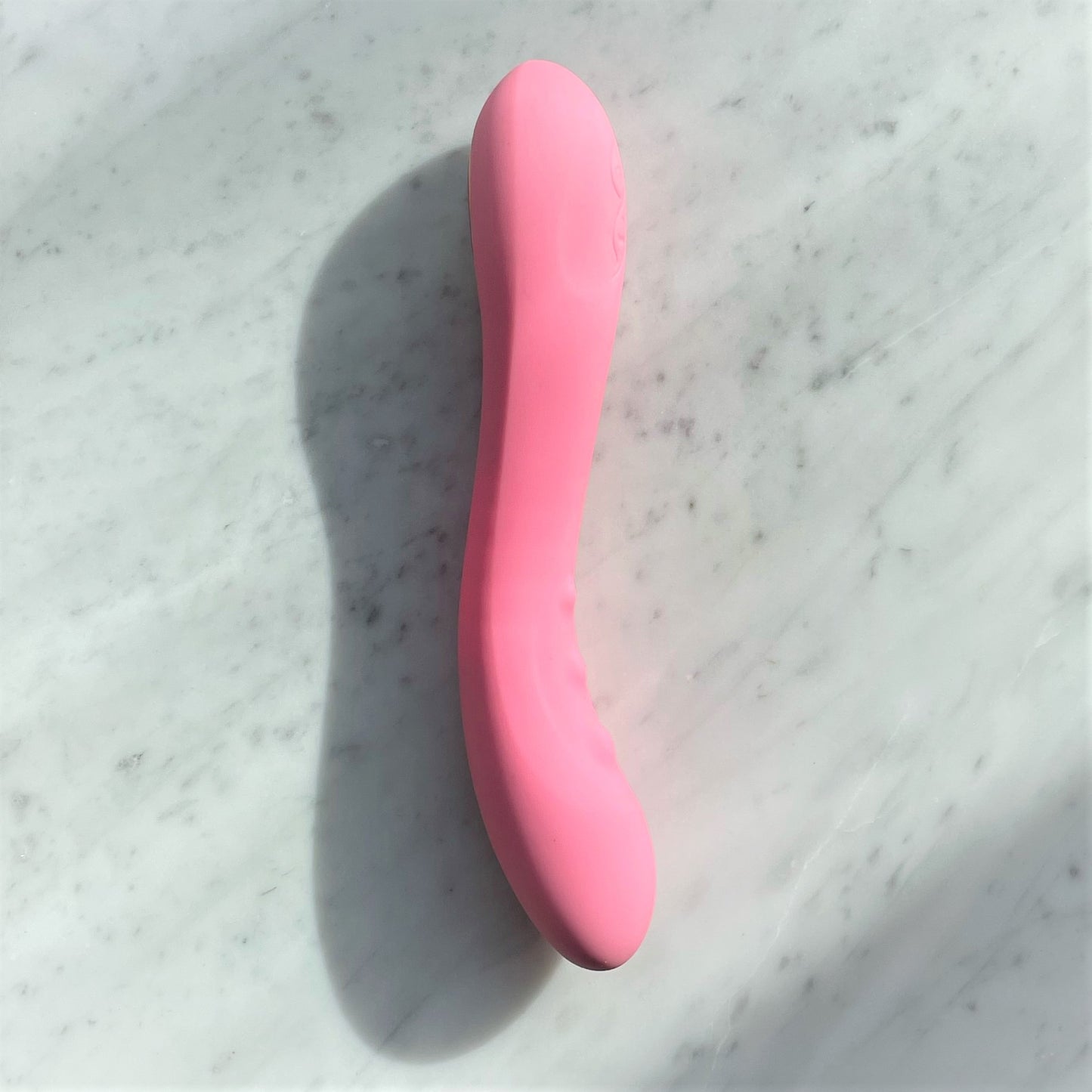 Paarse Sisley wellness artikel met oplaadkabel en gebruiksaanwijzing