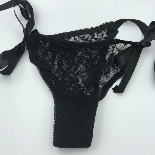 Detail van het verborgen vakje in slipje van De Paarse Keizerin, close-up van functionele opening