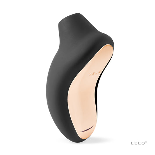 Lelo Sona clitorale luchtdrukstimulator in zwart met gouden accent, zijaanzicht