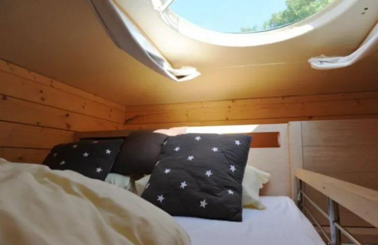 Illustratie bij artikel over romantische overnacht bij De Paarse Keizerin met tips en inspiratie