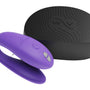 We-Vibe Sync Go paarse vibrator vooraanzicht op witte achtergrond